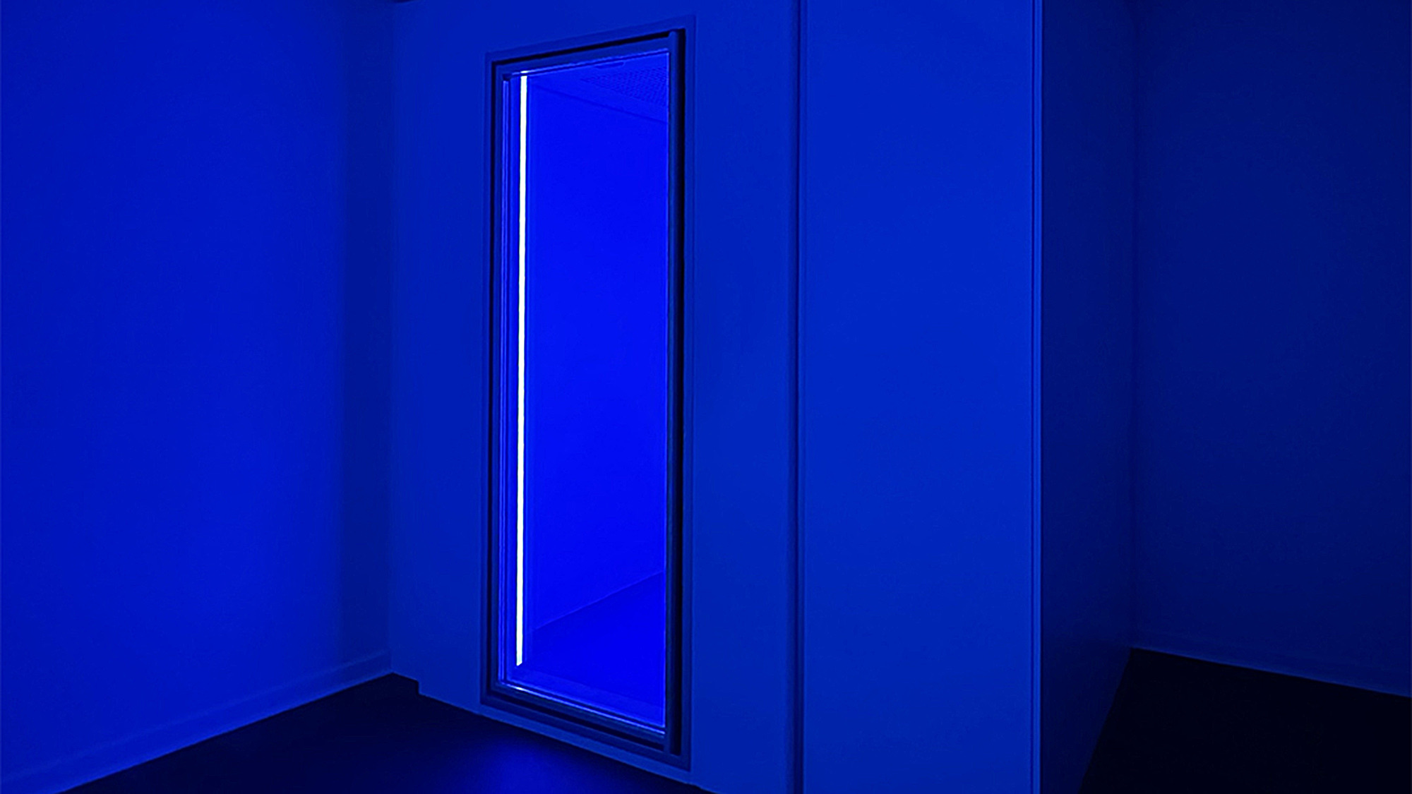 Kältekammer in blauem Licht